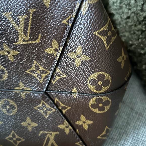 Authentic Louis Vuitton Flower Hobo monogram canvas bag - Picture 16 of 16